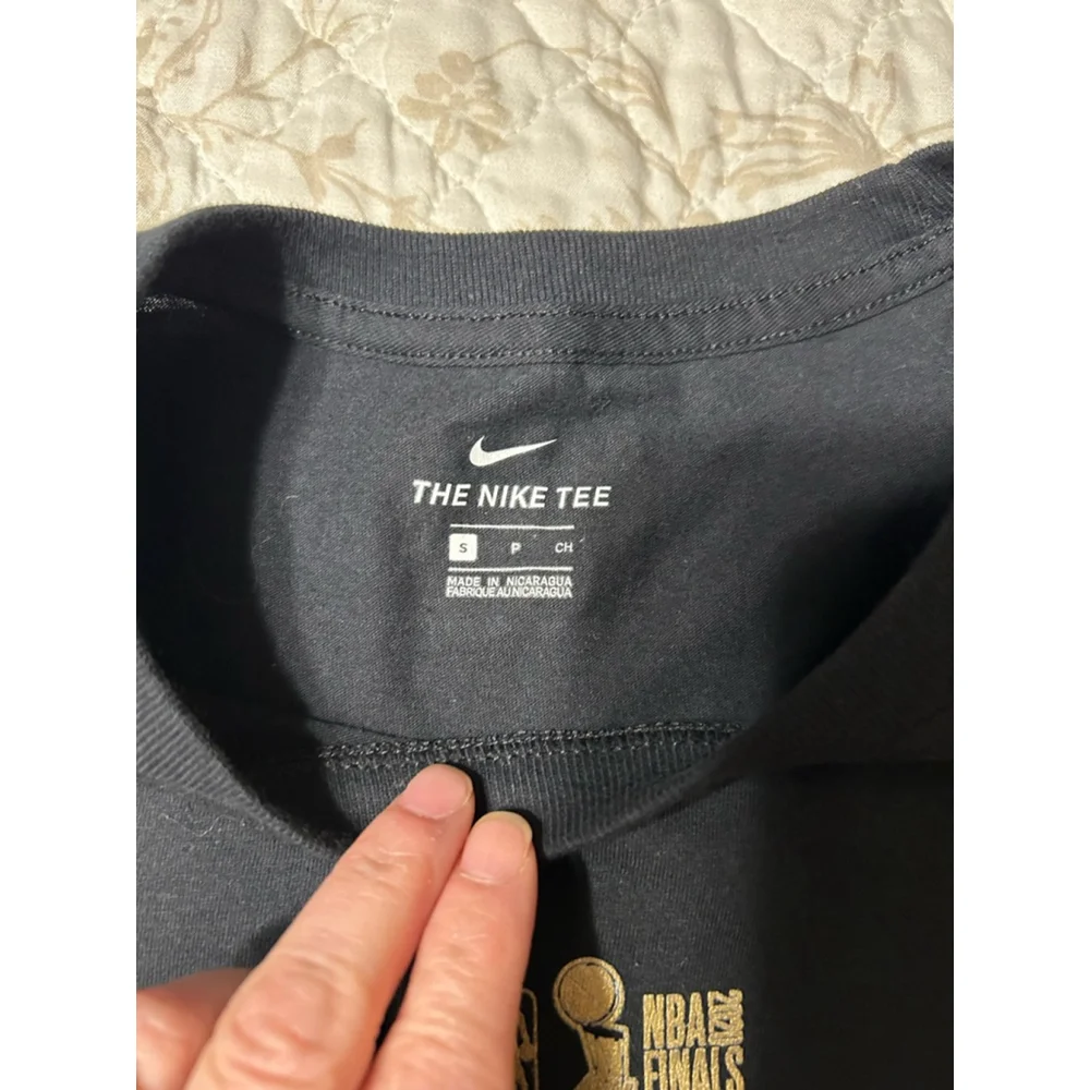 Nike Los Angeles Lakers Champions 2020 Lock Room NBA T-Shirt Women’s Size S